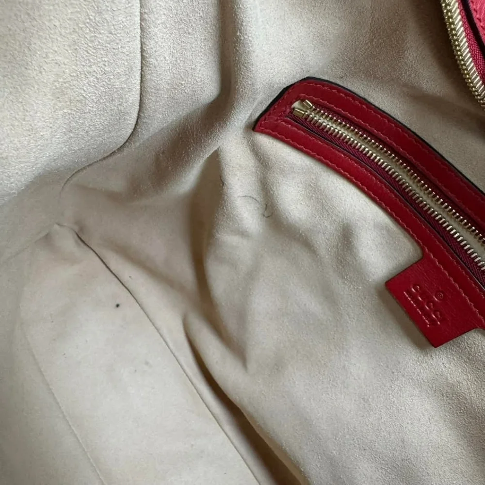 Authentic Gucci Embossed GG Leather Red Shoulder Designer Bag - Picture 12 of 14
